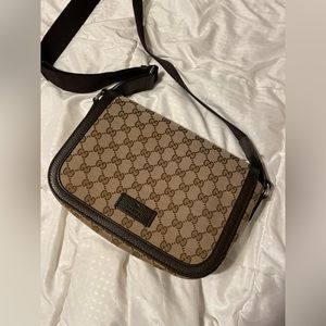 Large Gucci GG canvas crossbody 10/10 condition authentic